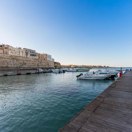 Elegante Zona Castello Apartman *